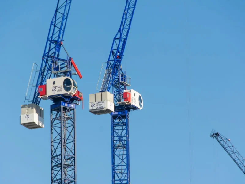 Crane Operator Certification in the UAE: Requirements and Process - Red Tiger Cranes