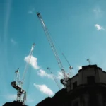 Daily vs Weekly vs Monthly Crane Rental Rates: Which Is Cheaper? - Red Tiger Cranes